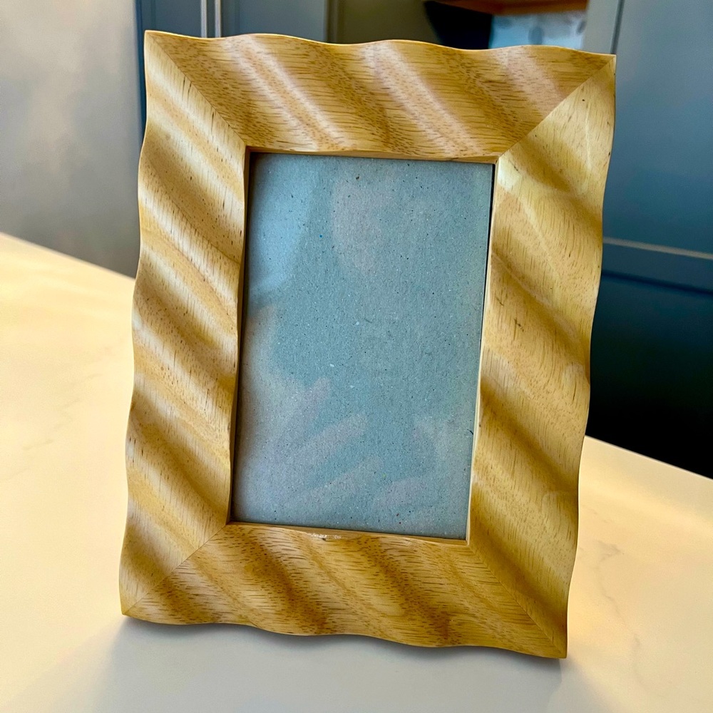 Oak color 5 x 7 picture frame